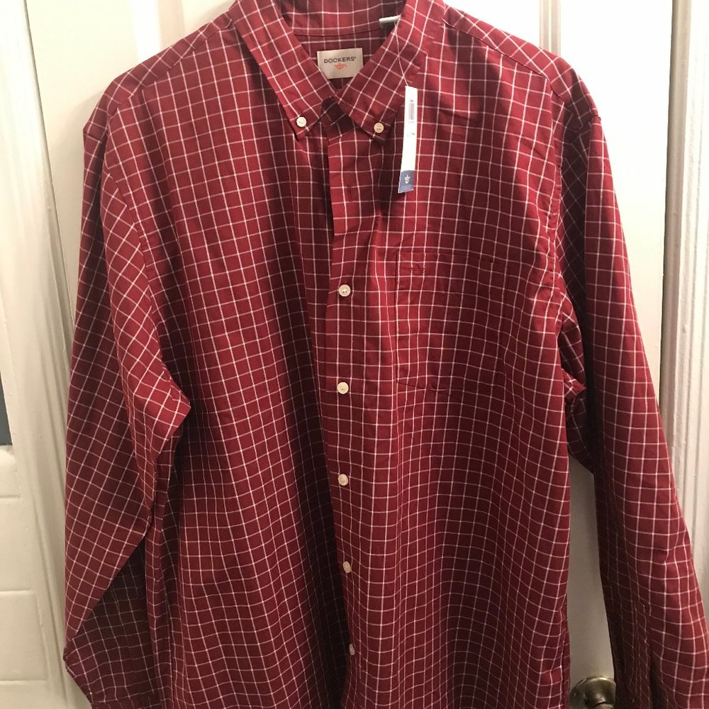 Dockers men  long sleeve shirt  XL 60/40 cotton polyester with tags